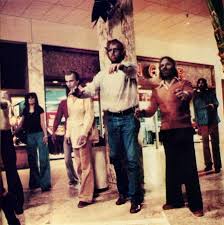 Кошмар зомби, начавшийся в фильме «ночь живых мертвецов» /night of the living dead/ (1968), продолжается. John S Horror Corner Dawn Of The Dead 1978 If Romero Is An Artist The Zombie Is His Brush Movies Films Flix