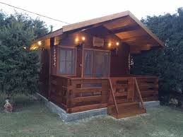 An exquisite display of natural wood, used in defining the structures and the interior, enhance the feeling of belonging right in the … Bungalovlar Bungalows Panosundaki Pin