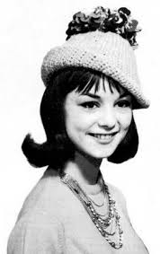 Vintage Crochet Robin