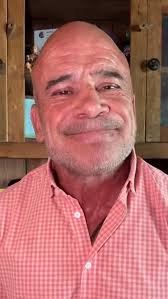 Presentation is everything. Bet you they sell a "lot" of bagels in this  place, haha