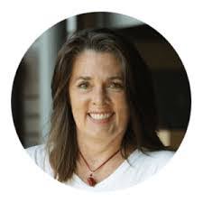 Caryn Head's Instagram, Twitter & Facebook