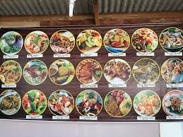 Kini, ia disediakan bersama nasi putih biasa atau warna nasi kerabu kuning nasi kerabu sangat terkenal di negeri pantai timur seperti kelantan dan terengganu. Dari Lensa Cik Ayu Food Hunter Kelantan Cafe Hostel Pantai