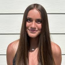 Alyssa Lomas's Instagram, Twitter & Facebook