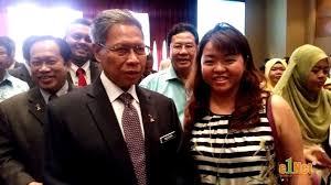 On 27 october 1990, the ministry was separated into two ministries which are: Y B Dato Sri Mustapa Mohamed Minister Of International Trade And Industry Minister International Trade Trading