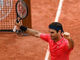 Federer accidentally nails monfils with a tennis ball. French Open Roger Federer Loses Cool Before Securing His Place In Last 32 Tennis News