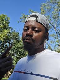 Anyone know the whereabouts of CHRISTOPHER DEWAYNE ROBERTS