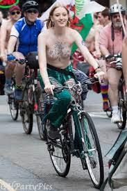 全裸で自転車に乗る神イベント、今年も開催された様子 : 風俗まにあ