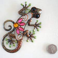 Gecko Mini Metal Wall Art With Gems For Indoor Or Outdoor Use Amazon Co Uk Kitchen Home Metal Wall Art Art Tropical Theme