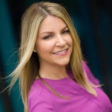 Elizabeth Whitman's Instagram, Twitter & Facebook