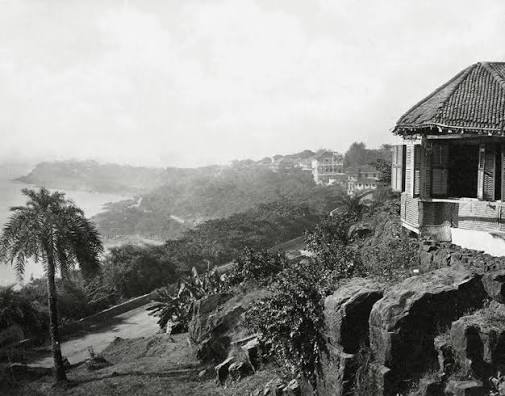 1900: View from Bandora Point (Bandra) A rare view of Bandora Point, now Bandra. This picture was taken very likely from the Bandra Fort. #OldMumbai Source: Past-India