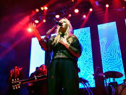 Ellie Goulding Leon Bridges Headline Free College Football Playoff Concerts In San Jose Datebook