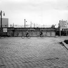 1964 Stallschreiberstrasse Ecke Alexandrinenstrasse Kreuzberg 539 Die Mauer Steht Seit Drei Jahren Berliner Mauer Mauer Berlin