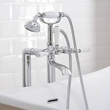 Preis ist pro waschbecken set zu verstehen! Badewannenarmatur Zur Standmontage Mit Handbrause Und Keramikeinsatzen Victoria