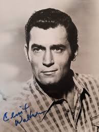 Happy sunday shirtless 😍