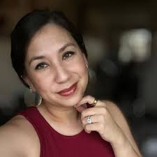 ⬅️ SWIPE ⬅️ Yesterday, a woman