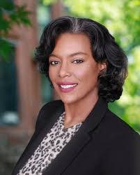 Stephanie Hugo's Instagram, Twitter & Facebook