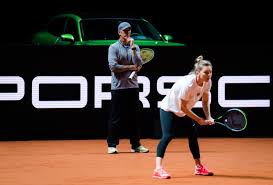 Organizatorii turneului de mare șlem de la wimbledon au făcut cunoscut programul zilei de luni, 8 iulie. Wta Porsche Tennis Grand Prix Stuttgart 2021 Simona Halep Luni Intre ConferinÅ£a De PresÄ Si Antrenamente Tenisite