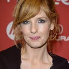 Brown sweater worn by Kelly Reilly in Eli