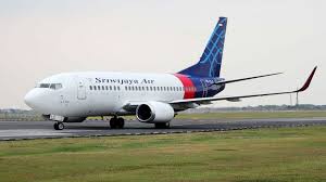Like the 300 and 400, a higher gross weight longer range version is offered, featuring auxiliary fuel tanks and uprated engines. Boeing Plane Crashes In Indonesia Shortly After Takeoff With 62 On Board Abc News