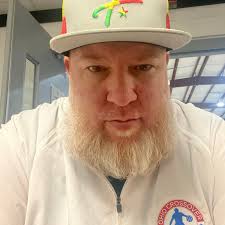 Jack Ragan has made it home ladies and gents . At least to his front porch  so far lol … let this man nap