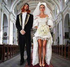 Wedding Dress November Rain Video Yahoo Canada Image Search Results Wedding Dress Costume Hollywood Halloween Costumes Wedding Dresses