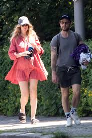How to date toni garrn. Toni Garrn Shows Her Baby Bump In A Short Red Dress While Out With Husband Alex Pettyfer In Berlin Germany 040621 1