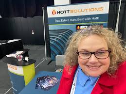 Hott Solutions (@hott_solutions)