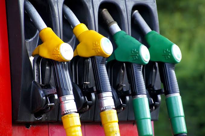 Come fare benzina: tutte le informazioni per il self service