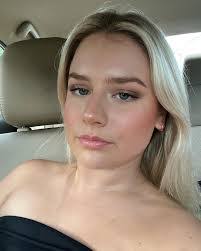 Rebecca Malloy's Instagram, Twitter & Facebook