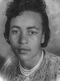 Vanilla White Quilt Exhibit Gallery