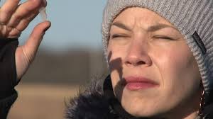 From yellow to blue back to yellow