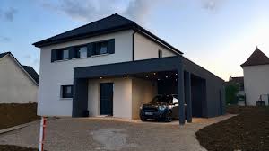 Maison Individuelle Moderne A Dijon Avec Son Toit Plat Aussi Appele Toit Terrasse Maison Contemporaine Maison Maison Individuelle