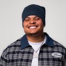 Laro Benz (@larobenz)