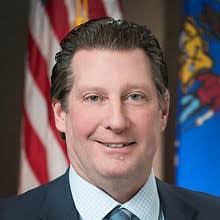 Mike Sasse's Instagram, Twitter & Facebook