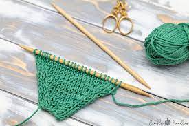 Mesh tape is used to knit this project and is light weight but knits up quickly at a big gauge. Kfb How To Knit Front And Back Step By Step Tutorial For Beginners