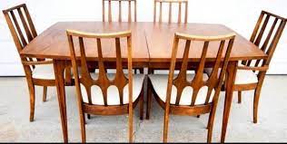 Along with a chair clearance of 23.5 inches Broyhill Brasilia Dining Table And 6 Chairs Original Table Pads Stamped 1962 Dining Table Walnut Dining Table Dining Table Chairs