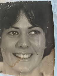 Can someone please take out the folds and creases please