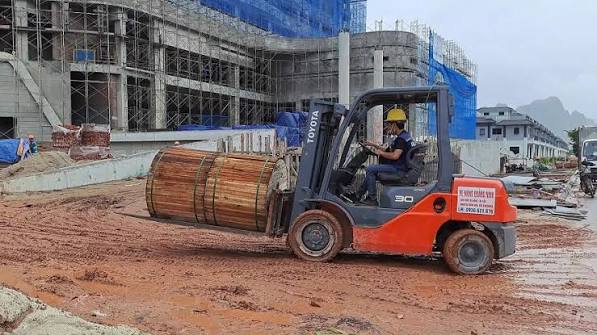 Giải pháp vận chuyển vật liệu xây dựng đến các dự án