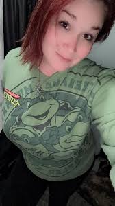 This sweater is AWFUL 😩😩😩