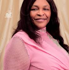 2face ex wife Annie Dibia Embarrassed the new wife of 2face Dibia,  "Natasha" in a public shopping centre Abuja