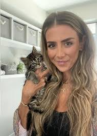 Jacklyn Ellis's Instagram, Twitter & Facebook