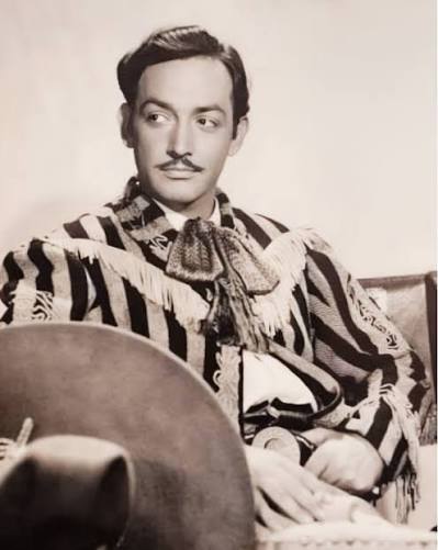 🌹🎶 Recordando a Jorge Negrete 🎶🌹 Hay voces que nunca mueren… y una de ellas es la de Jorge Negrete, nuestro eterno Charro Cantor. Su presencia en el cine de oro mexicano