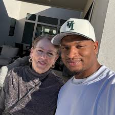 Hazel Nicole (@nicolehazelll)