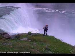 ナイアガラの滝、実は自殺の名所。40代女性が滝つぼに身を投げる。 (2015年9月21日) - エキサイトニュース