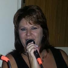 Debbie Breeze's Instagram, Twitter & Facebook