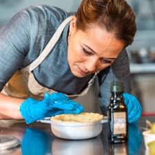 Una de las delicias boricuas es el mofongo relleno de pollo guisado.  ¿Quieres conocer cómo prepararlo con mucho más sabor? Échale un vistazo a  la receta preparada por @cheferika aquí: https://bit.ly/36UzXpX  #BetisPuertoRico #