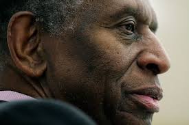 Earl Lloyd, NBA's first black player, dies