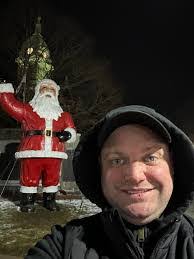 Beverly Gillette's Instagram, Twitter & Facebook