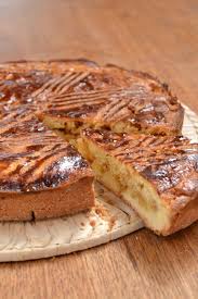 Gateau Breton Aux Pommes Et Caramel Beurre Sale Des Cupcakes Et Bien D Autres Choses Gateau Breton Aux Pommes Gateau Breton Recettes De Cuisine