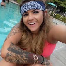 Lacy Barker's Instagram, Twitter & Facebook